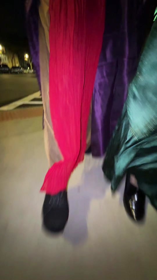Ramalama Trend (Costume Walk)